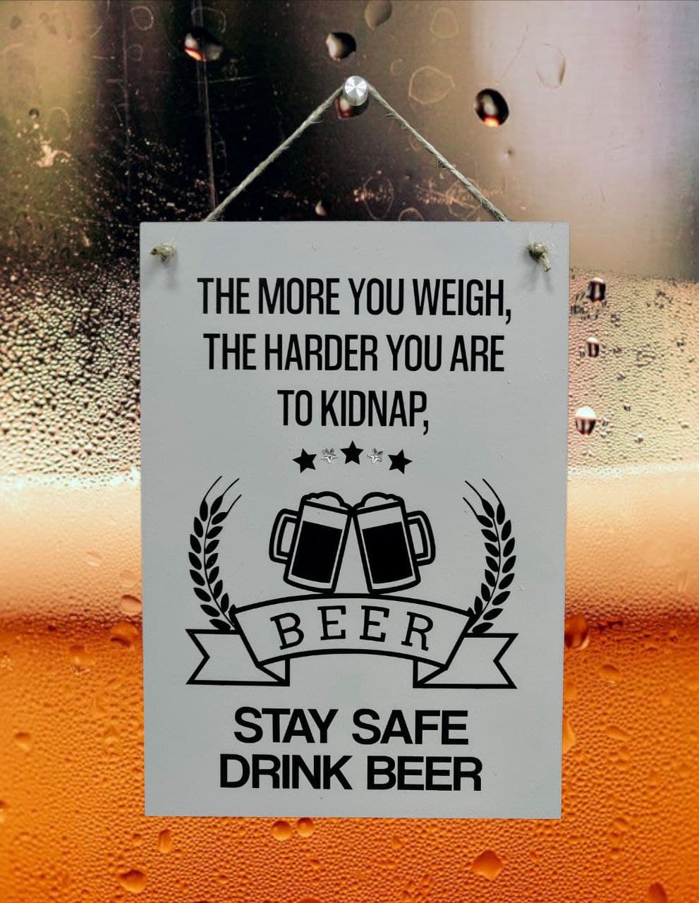 Manténgase seguro beba cerveza